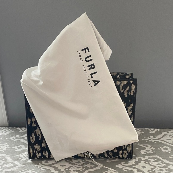 Furla Opportunity Tote Bag in Toni Nero Jacquard Fabric with Leopard Print - Picture 11 of 11